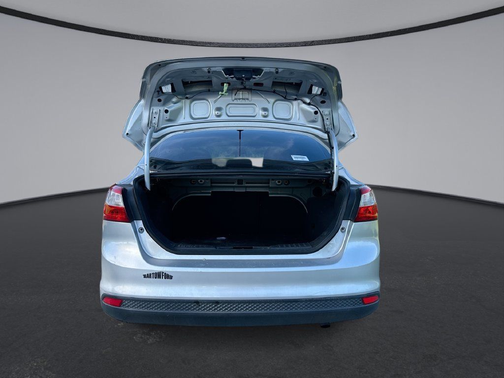 Used 2013 Ford Focus SE FWD image 29