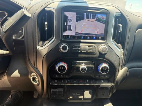 Used 2022 GMC Sierra 3500 Denali w/ Denali Ultimate Package AWD/4WD image 11