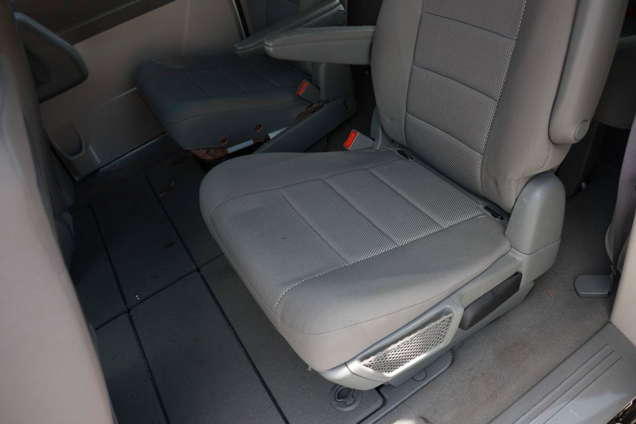 Used 2008 Dodge Grand Caravan SE FWD image 10