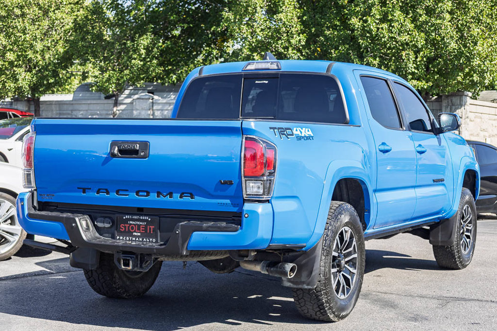 Used 2021 Toyota Tacoma TRD Sport w/ TRD Premium Sport Package AWD/4WD image 18