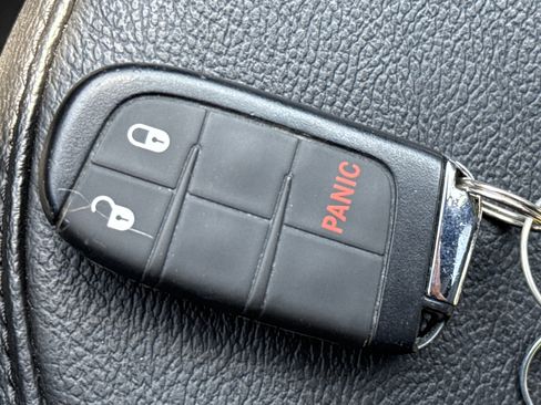 Used 2024 Jeep Compass Trailhawk AWD/4WD image 27
