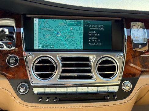 Used 2014 Rolls-Royce Ghost image 24