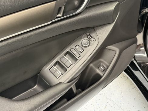 Used 2019 Honda Accord LX image 13