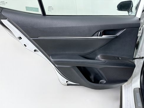 Used 2024 Toyota Camry SE image 25
