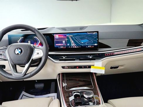 Used 2025 BMW X7 xDrive40i image 35
