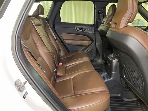 Used 2022 Volvo XC60 T8 Inscription w/ Advanced Package image 21