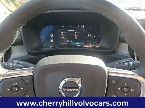 Certified 2025 Volvo XC40 B5 Core w/ Protection Package Premier image 21