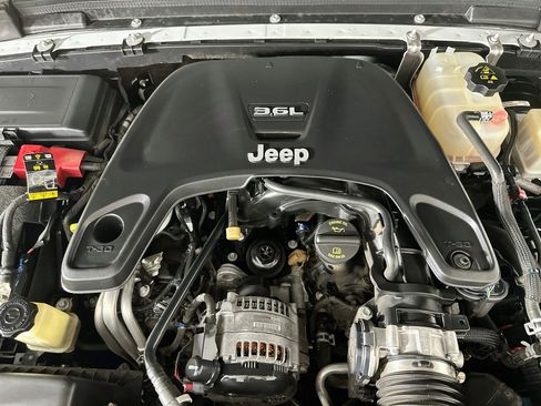 Used 2020 Jeep Gladiator Sport AWD/4WD image 30