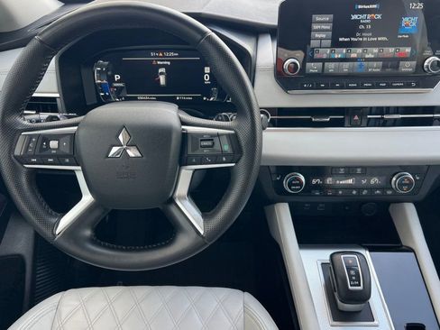 Used 2024 Mitsubishi Outlander SEL AWD/4WD image 11