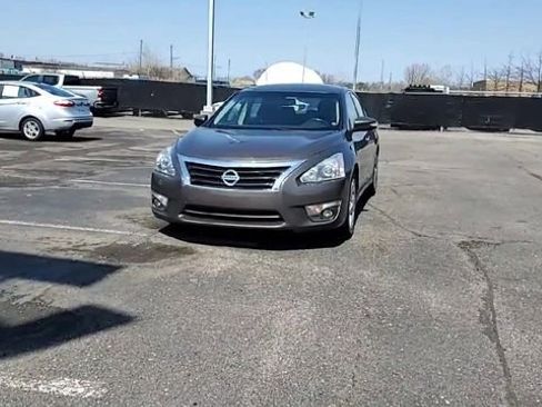 Used 2013 Nissan Altima 2.5 SV w/ 2.5SV Convenience Pkg FWD image 3