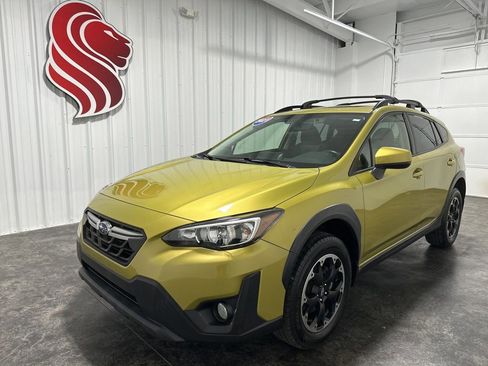 Used 2021 Subaru Crosstrek 2.0i Premium w/ Moonroof Package AWD/4WD image 1