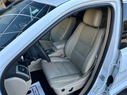 Used 2019 Jeep Grand Cherokee Limited w/ Trailer Tow Group IV image 12