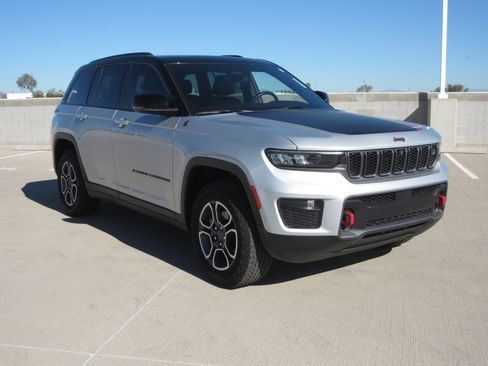 Used 2022 Jeep Grand Cherokee Trailhawk w/ ADV Protech Group II image 2