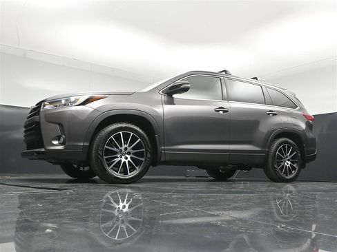 Used 2018 Toyota Highlander SE AWD/4WD image 27