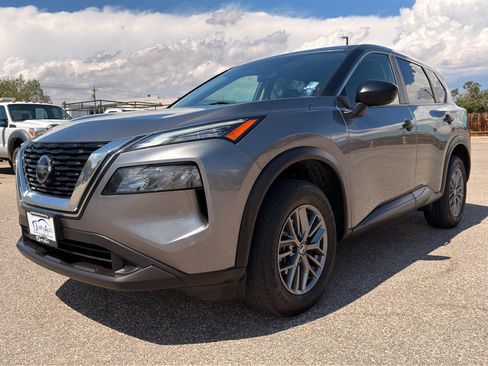 Used 2021 Nissan Rogue S AWD/4WD image 3