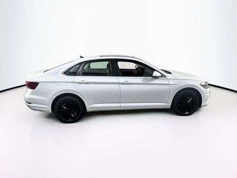 Used 2019 Volkswagen Jetta SEL image 4