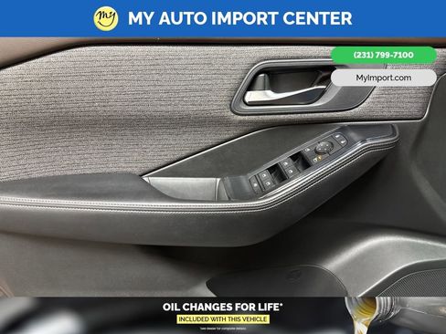 Used 2023 Nissan Rogue SV image 10