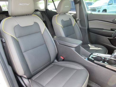 Used 2025 Chevrolet Trax ACTIV w/ Driver Confidence Package FWD image 10