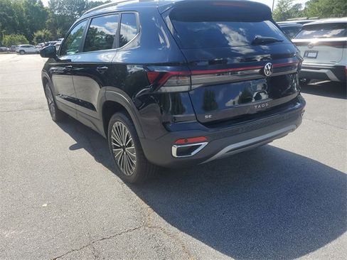 New 2025 Volkswagen Taos SE image 5
