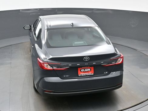 Used 2025 Toyota Camry LE image 37