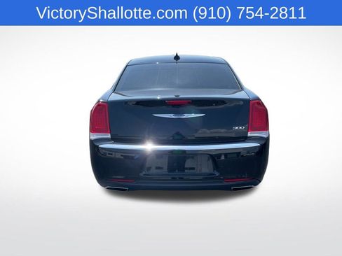 Used 2019 Chrysler 300 Touring L w/ Quick Order Package 22F RWD image 7
