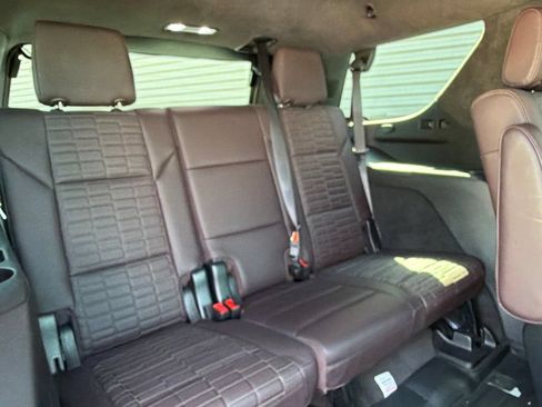 Used 2023 Cadillac Escalade Sport Platinum AWD/4WD image 25