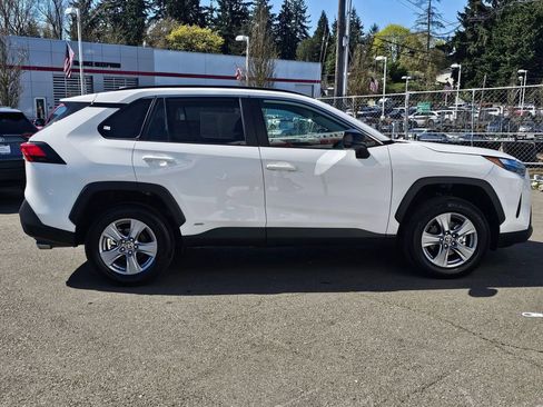 Certified 2025 Toyota RAV4 LE image 8