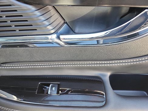 Used 2022 Lincoln Corsair AWD w/ Premium Package image 32