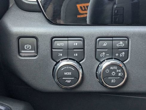 Used 2024 GMC Sierra 1500 SLT w/ SLT Premium Plus Package image 25