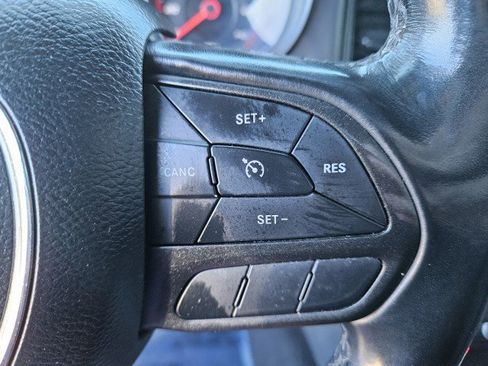 Used 2021 Dodge Charger SXT w/ Blacktop Package image 15