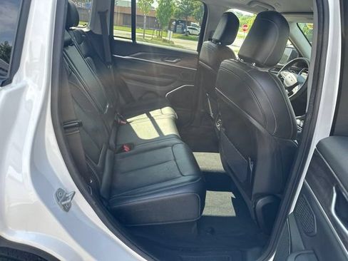 Certified 2023 Jeep Grand Cherokee Limited AWD/4WD image 17