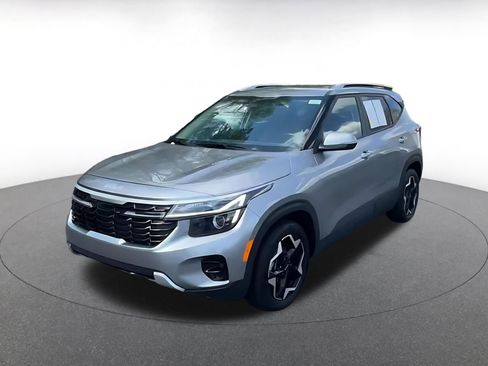 Used 2025 Kia Seltos S image 8