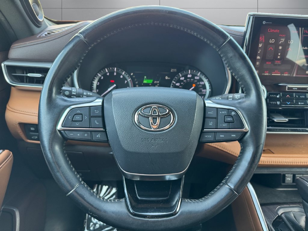 Certified 2020 Toyota Highlander Platinum AWD/4WD image 13