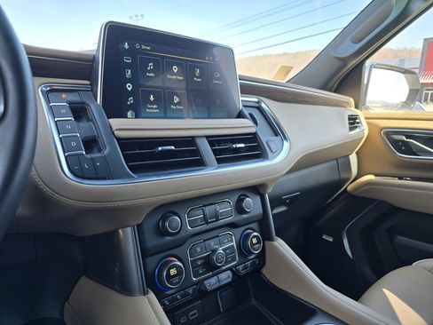 Used 2024 Chevrolet Suburban Premier image 26