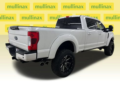 Used 2019 Ford F350 Lariat w/ Lariat Ultimate Package AWD/4WD image 3