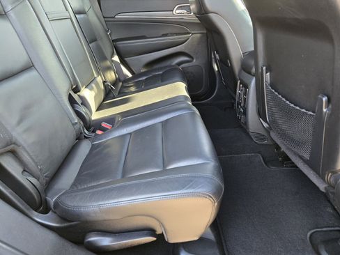 Used 2020 Jeep Grand Cherokee Limited w/ Trailer Tow Group IV image 15