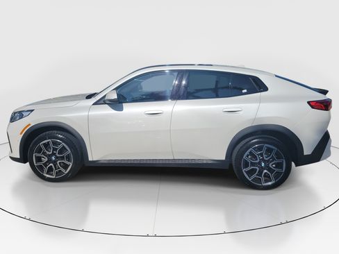 Used 2026 BMW X2 xDrive28i AWD/4WD image 4