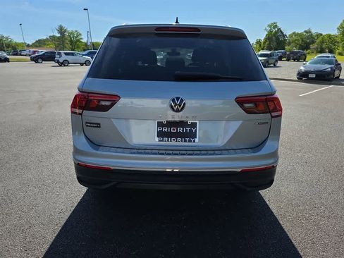 Used 2022 Volkswagen Tiguan SE AWD/4WD image 15