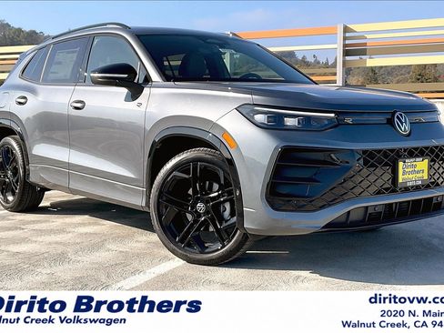 New 2026 Volkswagen Tiguan SE R-Line FWD image 1