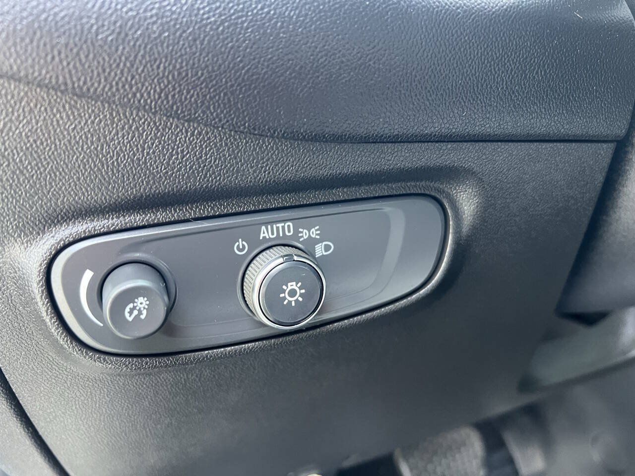 Used 2020 Chevrolet Equinox LS w/ LS Convenience Package FWD image 20