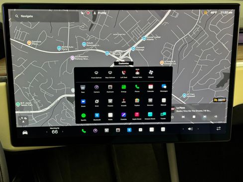 Used 2023 Tesla Model X image 24