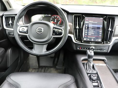 Used 2020 Volvo V90 T6 Cross Country AWD/4WD image 18