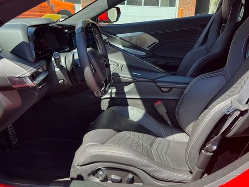 Used 2025 Chevrolet Corvette Z06 RWD image 19