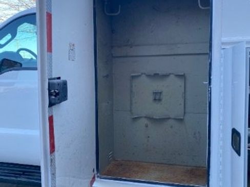 Used 2014 Ford F550 4x4 Regular Cab Super Duty image 13