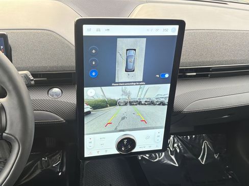 Used 2021 Ford Mustang Mach-E Premium image 19