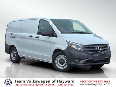 Used 2021 Mercedes-Benz Metris image 1
