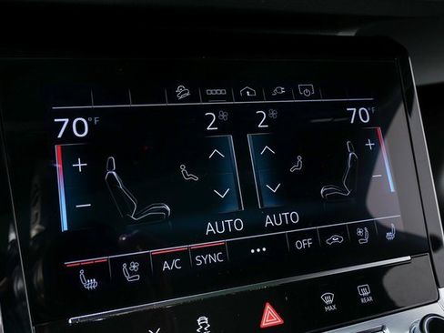 Used 2024 Audi Q8 e-tron Premium Plus image 15