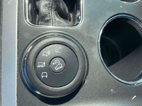 Used 2013 Ford Explorer XLT AWD/4WD image 16