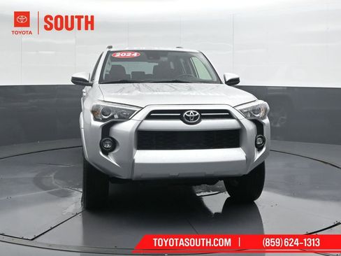 Used 2024 Toyota 4Runner SR5 image 5