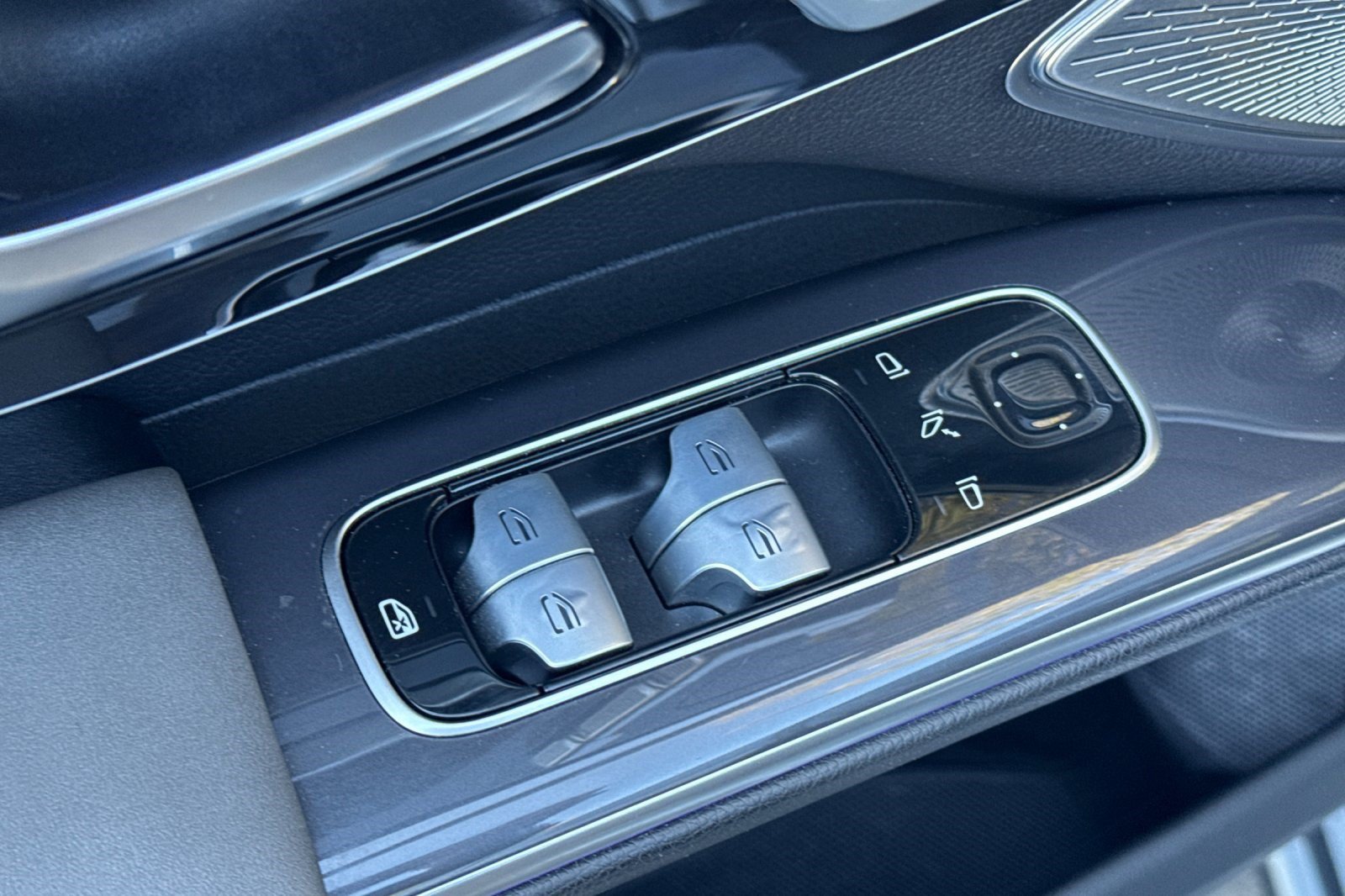 Certified 2023 Mercedes-Benz EQS 450+ SUV image 13